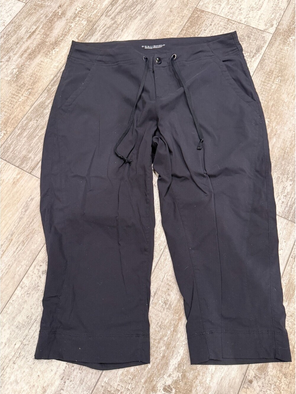 Columbia Omni-Shield Capri Pants 8 Black Hiking